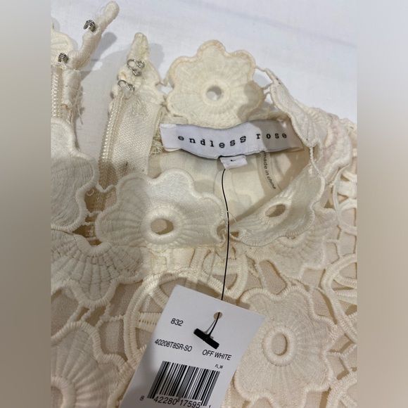 Endless Rose Eyelet blouse - Picture 9 of 11